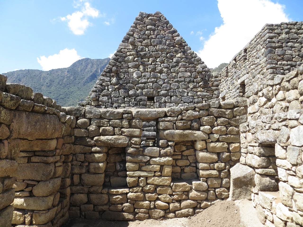 共筑和谐家园，同心美丽乡村建设之旅